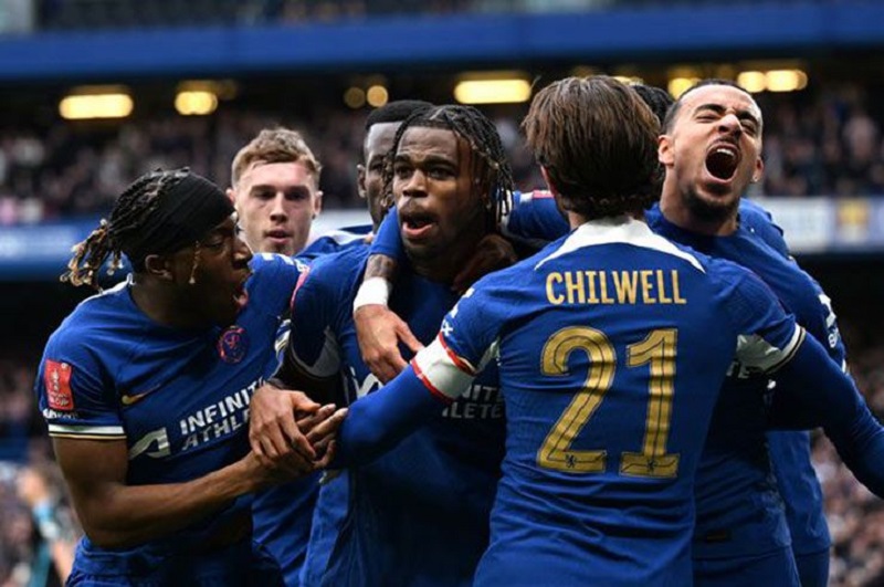 Sterling-dep-trai